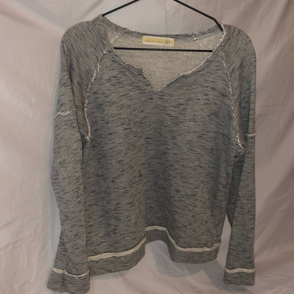 Grey light sweatshirt/long sleeve Tee